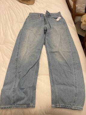 Never worn gap barrel jeans